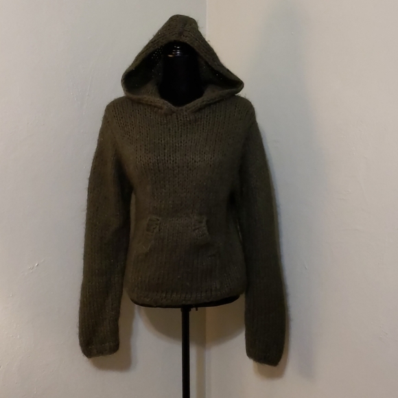 SO Sweaters - SO hooded sweater